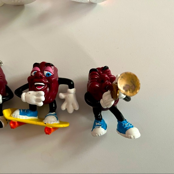 Vintage 80's California Raisins Collectable Toy Figurines - Picture 3 of 6